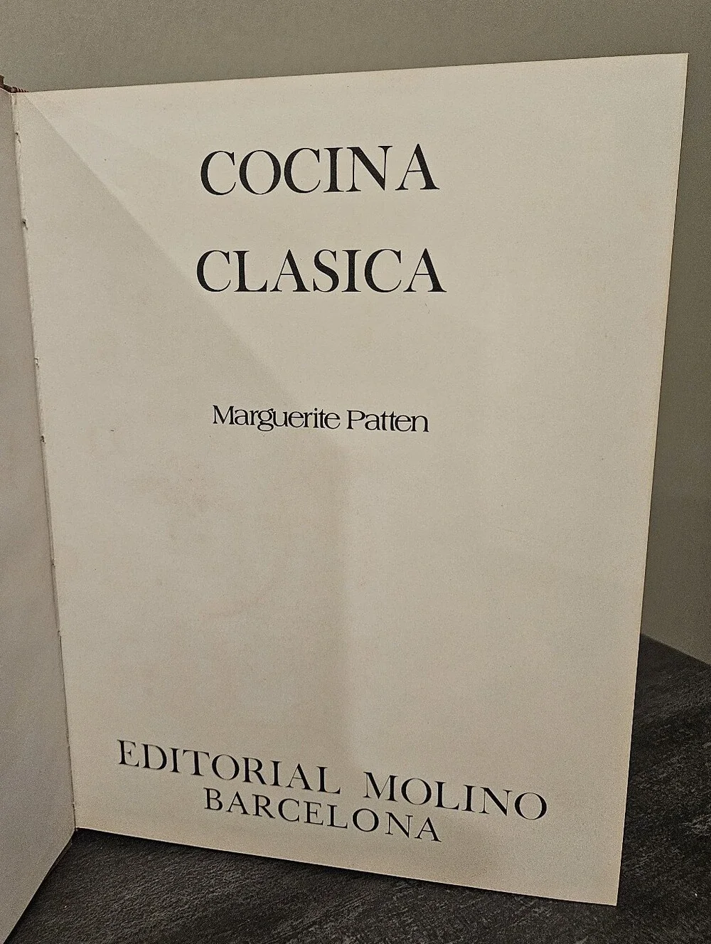 Vintage Cocina Clásica Cookbook by Marguerite Patten (Spanish Edition)